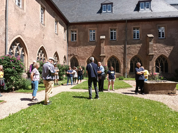 Im Rahmen des Betriebsausflugs besuchten die Mitarbeitenden das Kloster Steinfeld in Kall. 